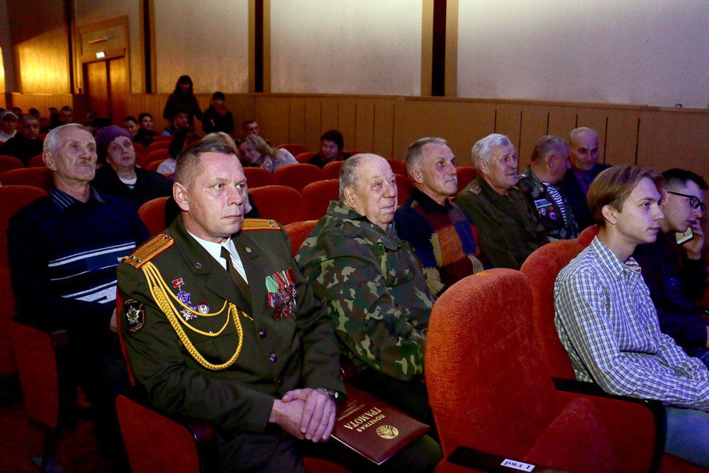 ФОТО: 6 ноября в Климовичском районном центре культуры состоялись торжественные проводы призывников в ряды Вооруженных Сил Республики Беларусь