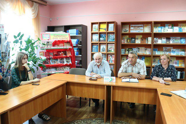 В Климовичской центральной районной библиотеке прошел открытый диалог «Беларусь: вчера, сегодня, завтра»