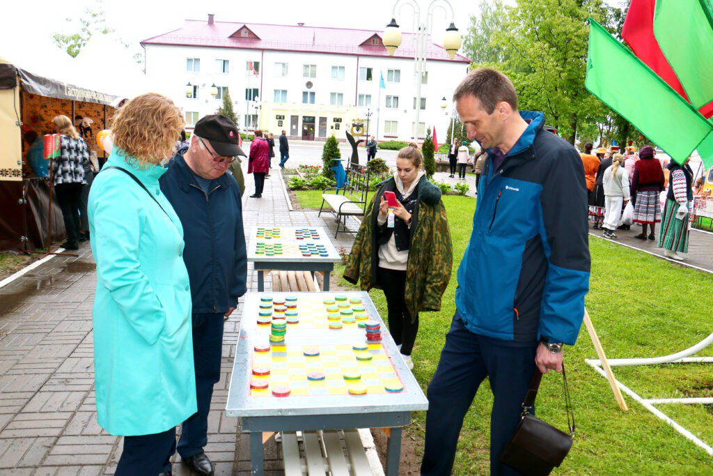 Второй день фестиваля «Золотая пчелка» в Климовичах. ФОТО