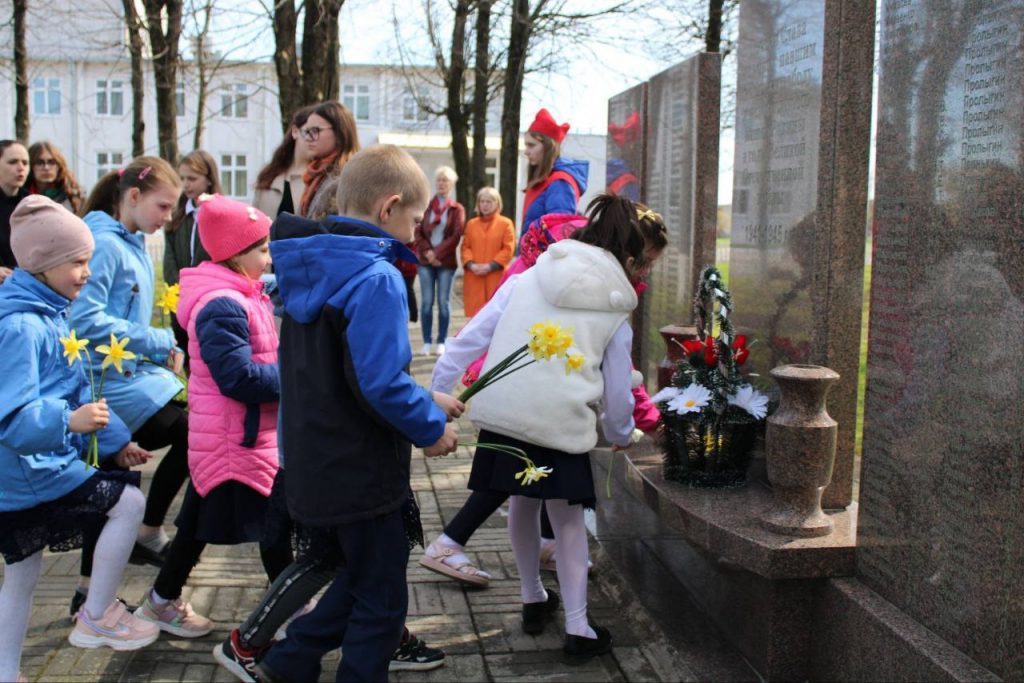 В Климовичском районе проходит патриотическая акция "Слава Победителям!". ФОТО