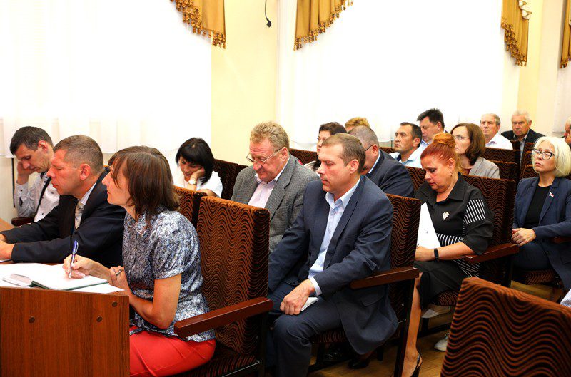 На заседании Климовичского райисполкома подвели итоги работы за январь-июнь 2022 года