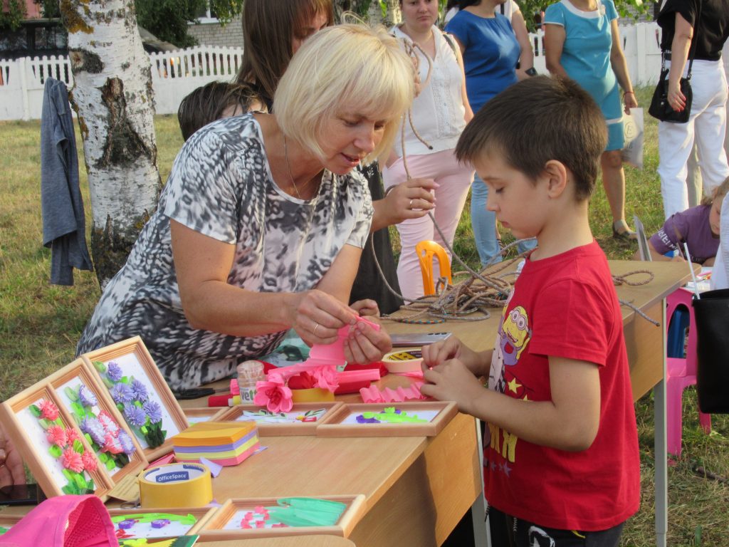 В Климовичах прошел очередной праздник двора «Мой дом — мой город — моя страна»