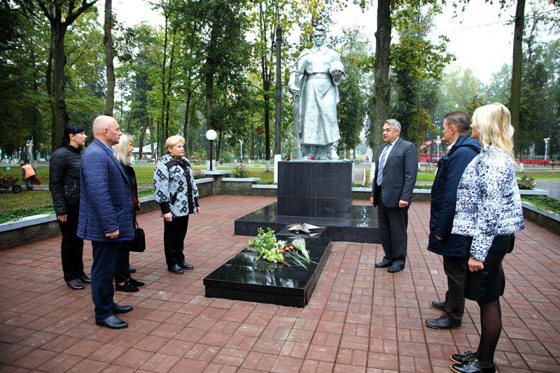Профсоюзный автопробег «Эстафета памяти», посвященный Дню народного единства, взял старт в Климовичах