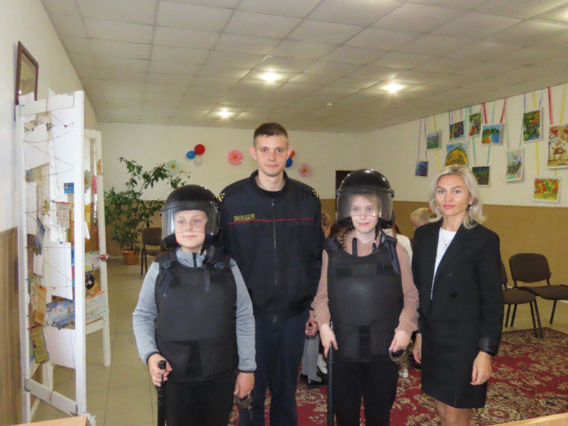 В Единый день безопасности в центре дополнительного образования детей и молодежи прошла квест-игра «Безопасный мир»