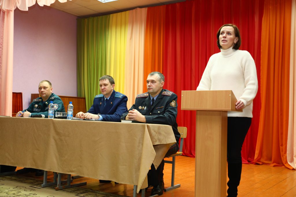 На предприятиях и в организациях Климовщины прошли встречи в рамках единого дня информирования населения