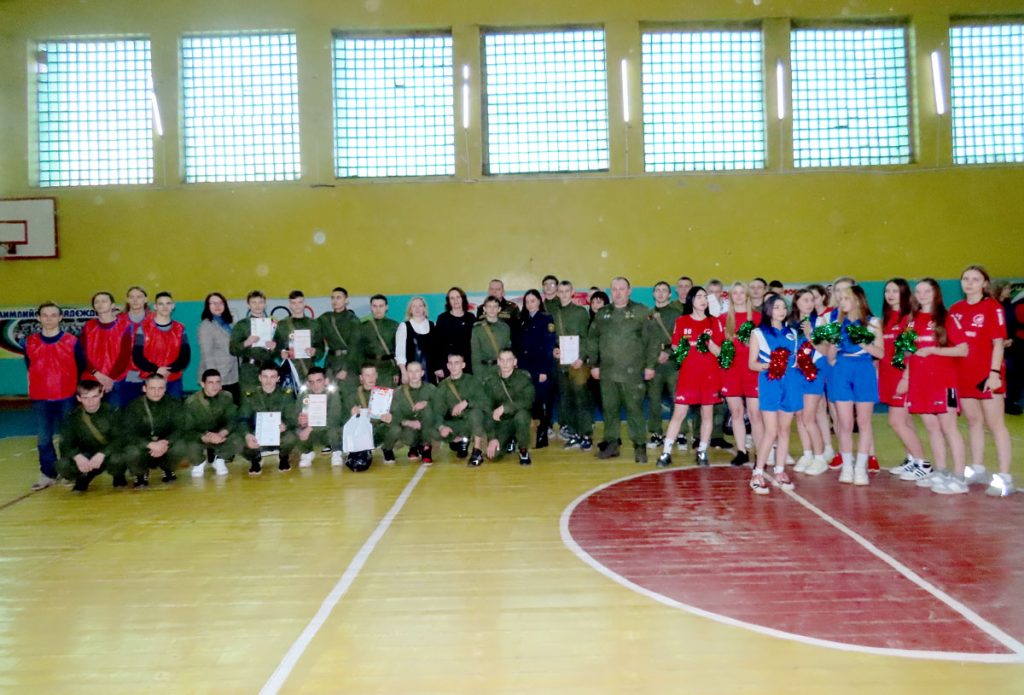Военно-спортивный праздник провели в Климовичском аграрном колледже