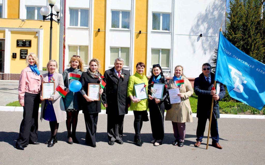 Открытие Доски почета, награды от профсоюза, праздничный концерт — Первомай на Климовщине