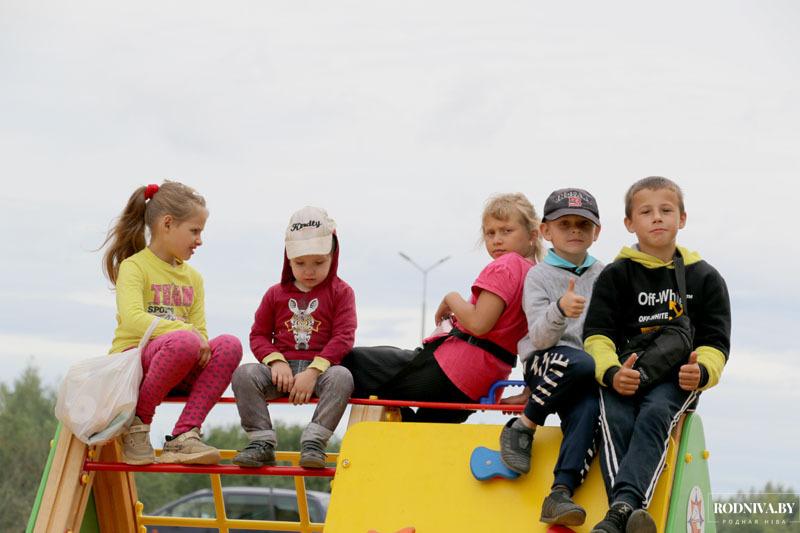 В Климовичах состоялась торжественная церемония сдачи жилого дома