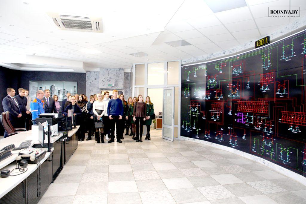 Председатель Климовичского райисполкома Дмитрий Хайновский встретился с молодыми специалистами