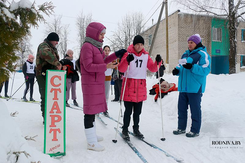 В Климовичах проходят соревнования «Снежный снайпер»