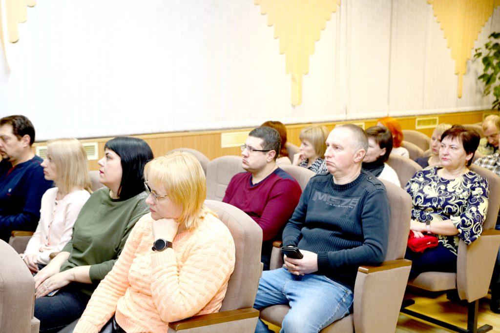 Председатель Климовичского райисполкома Дмитрий Хайновский встретился с работниками лесхоза