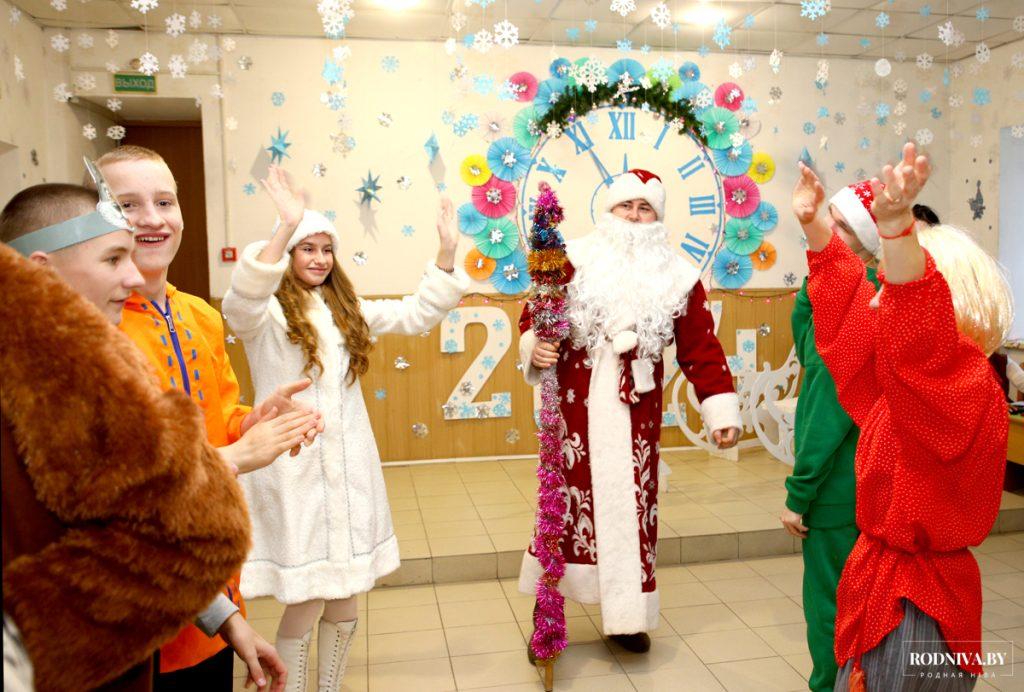 Глава Климовичского района Дмитрий Хайновский поздравил климовчан с наступающими праздниками