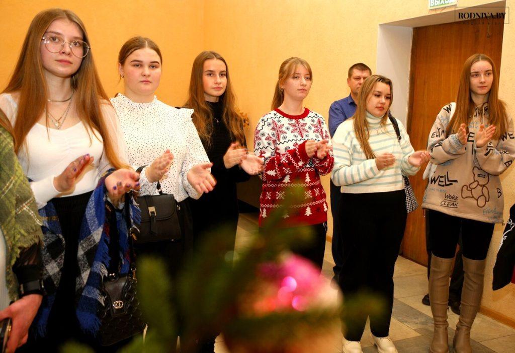 Председатель Климовичского райисполкома Дмитрий Хайновский встретился с молодыми специалистами