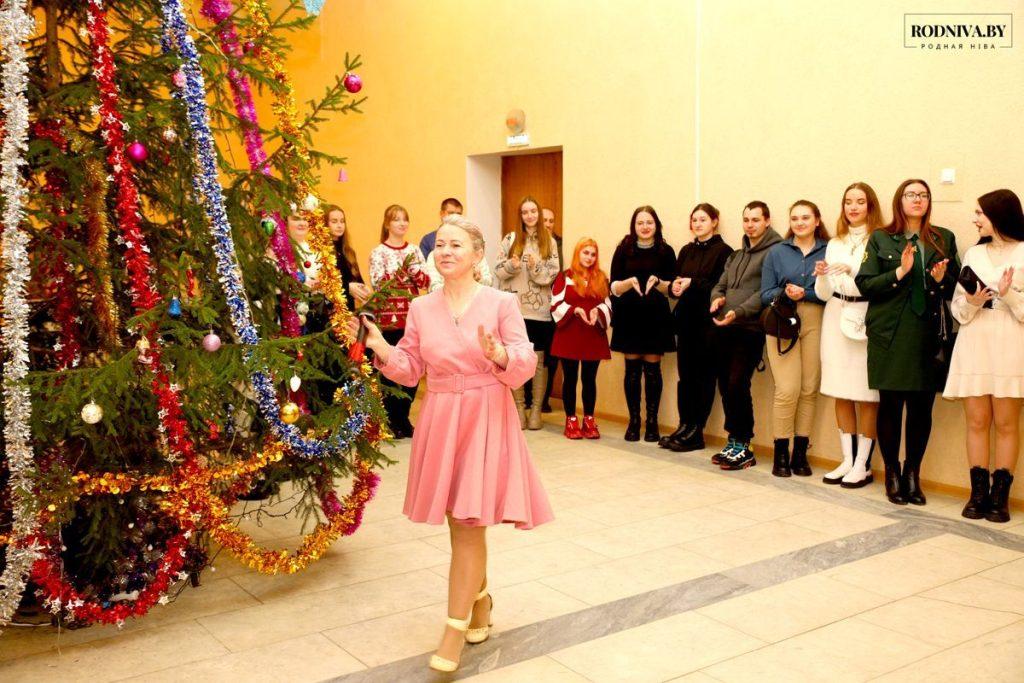 Председатель Климовичского райисполкома Дмитрий Хайновский встретился с молодыми специалистами