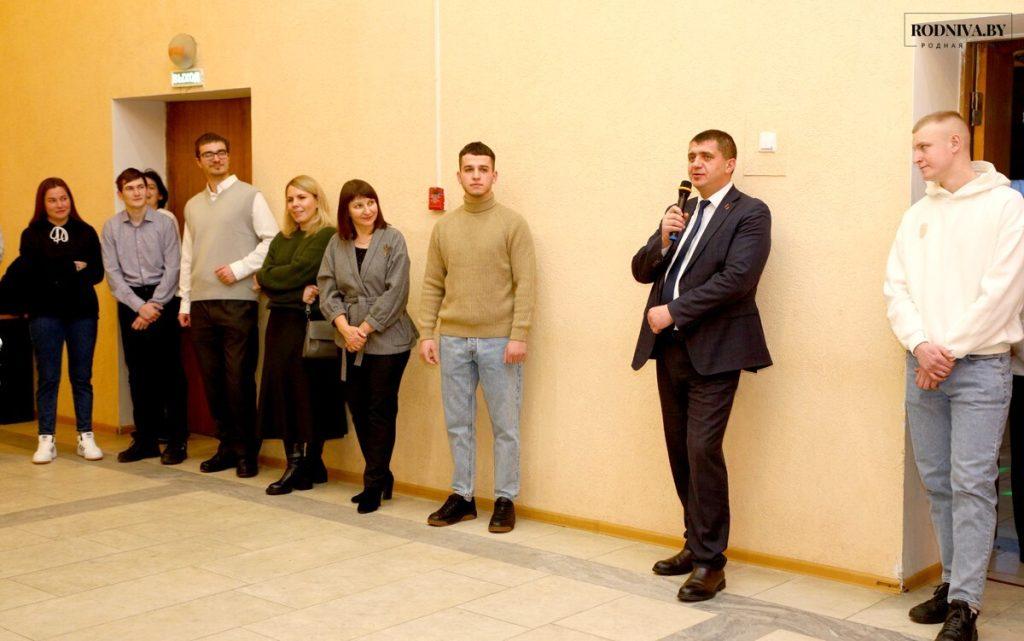 Председатель Климовичского райисполкома Дмитрий Хайновский встретился с молодыми специалистами