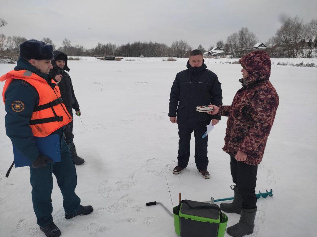 Опасности зимней рыбалки: климовичские спасатели призывают к соблюдению мер безопасности