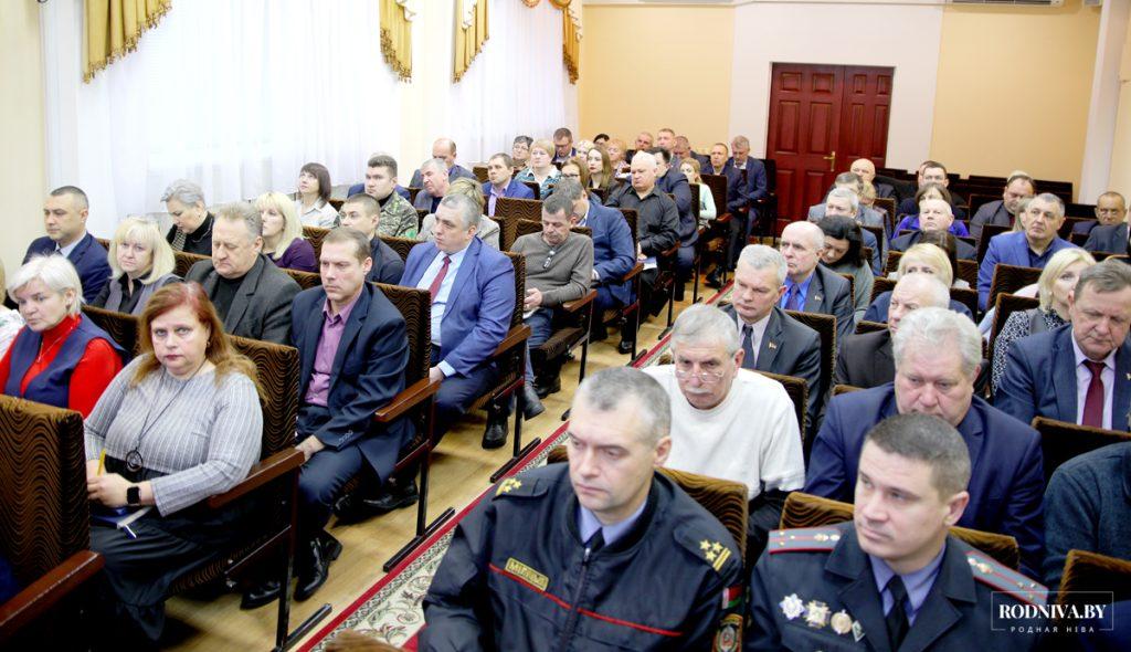 Итоги социально-экономического развития Климовщины и задачи на 2024 год обсудили в райисполкоме