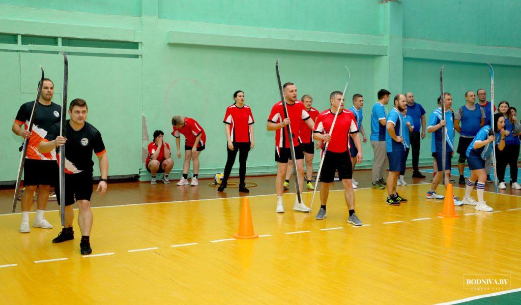 Председатель Климовичского райисполкома Дмитрий Хайновский поблагодарил молодежь за участие в спортивном празднике