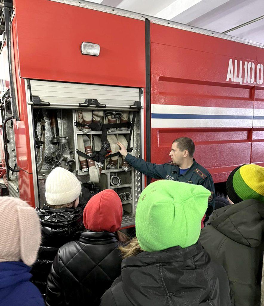 О профессии спасателя рассказали учащимся Тимоновской средней школы в Климовичском РОЧС