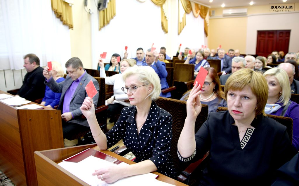 Какие вопросы обсуждались на 61-й сессии Климовичского районного Совета депутатов