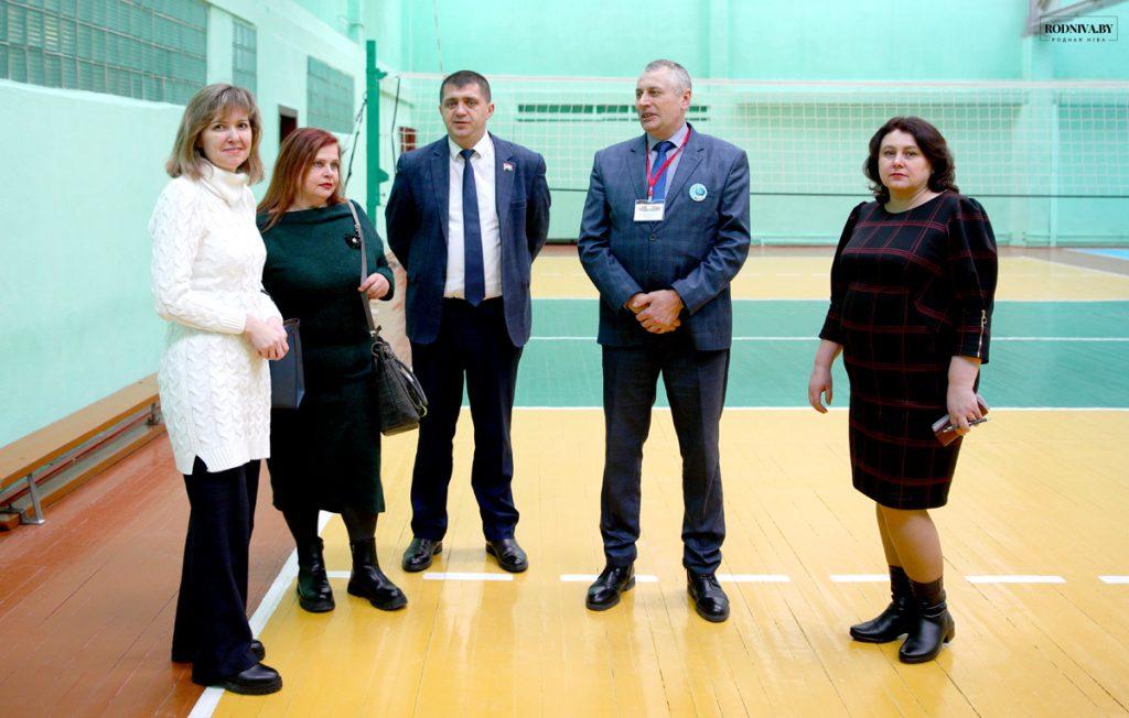 Заместитель главы Заводоуковского городского округа по экономике и инвестициям Елена Аверина посетила с рабочим визитом Климовичский район