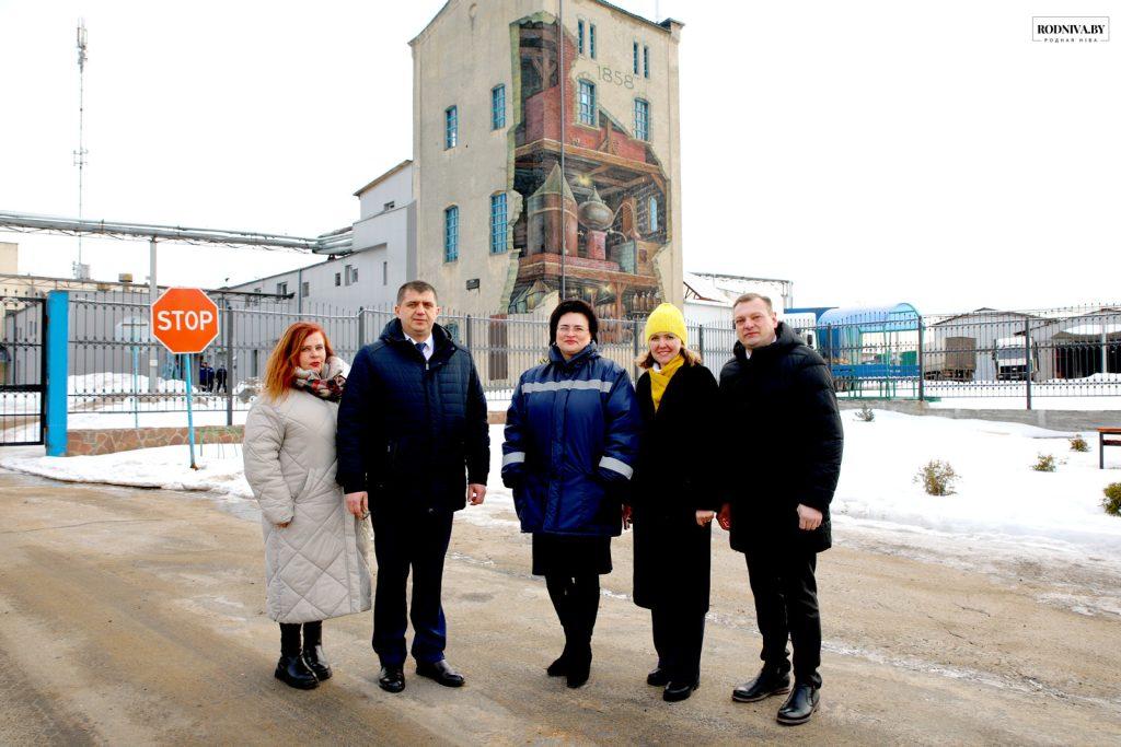 Заместитель главы Заводоуковского городского округа по экономике и инвестициям Елена Аверина посетила с рабочим визитом Климовичский район
