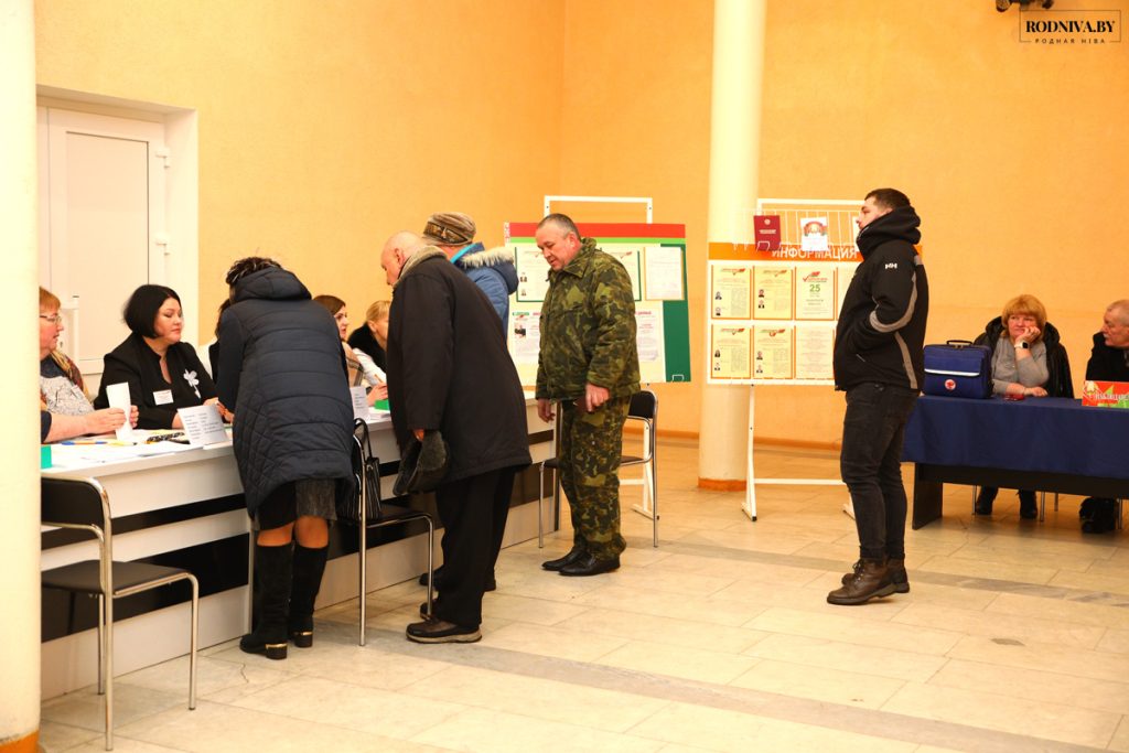 На Советском участке для голосования № 5 климовчане проявляют активность