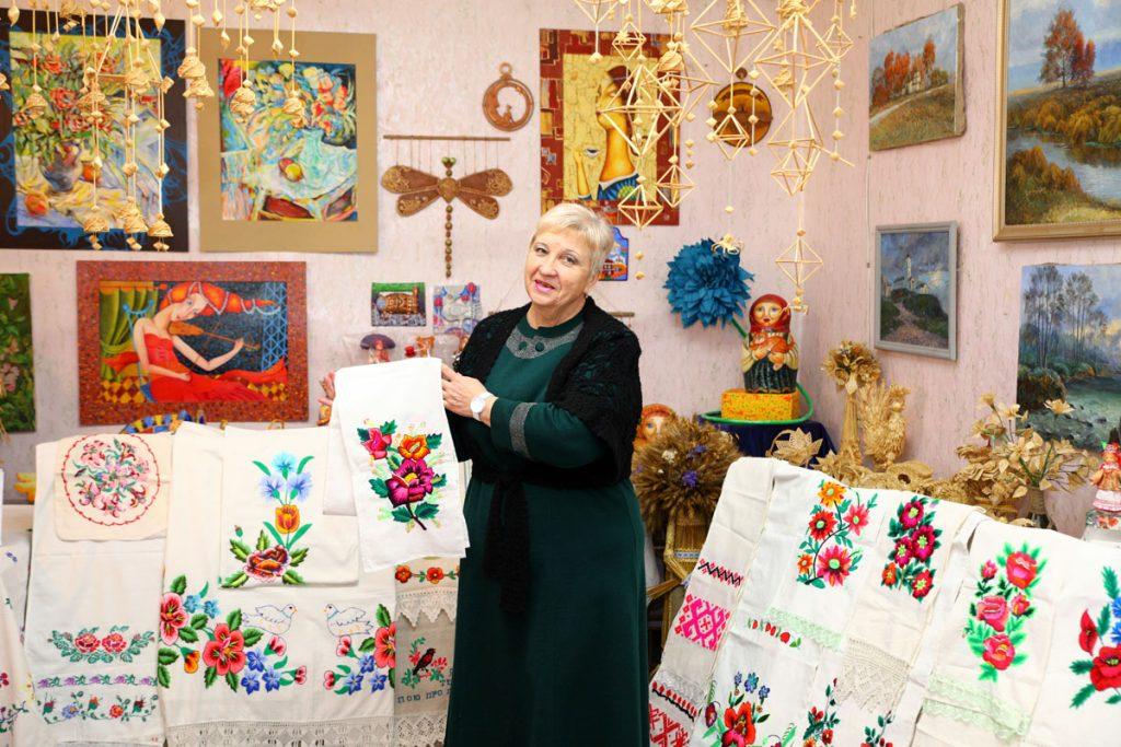 В районном Доме ремесел работает выставка «Живая нить традиций»