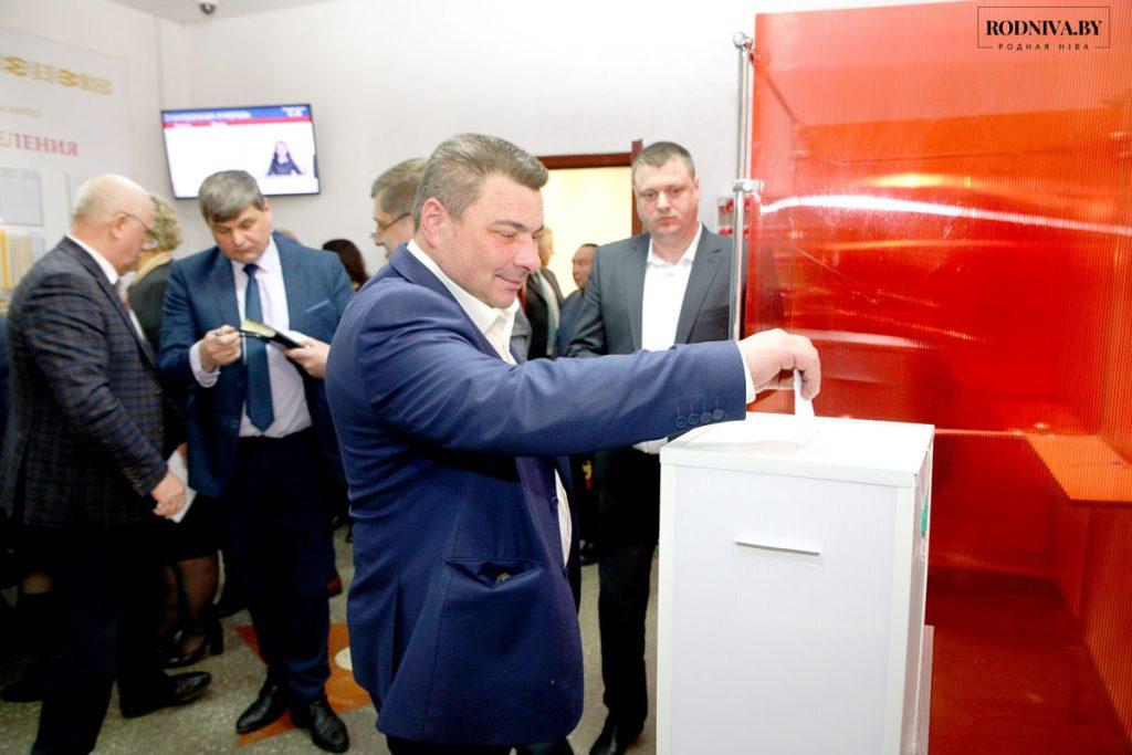 Председателем Климовичского районного Совета депутатов избран Василий Захаренко