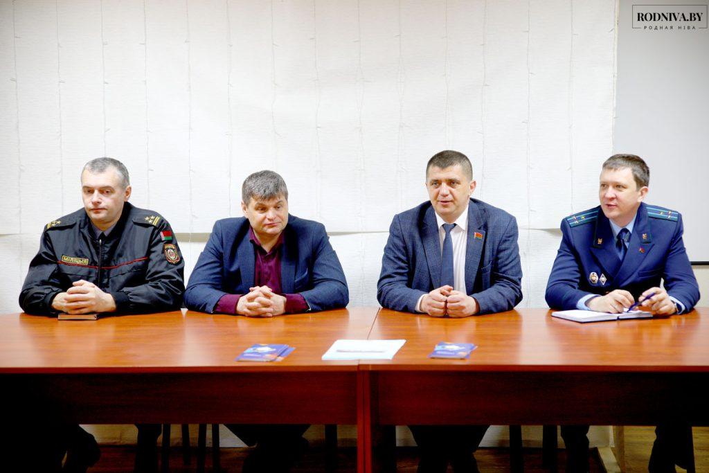 Глава Климовичского района Дмитрий Хайновский провел встречу в УКП "Коммунальник"