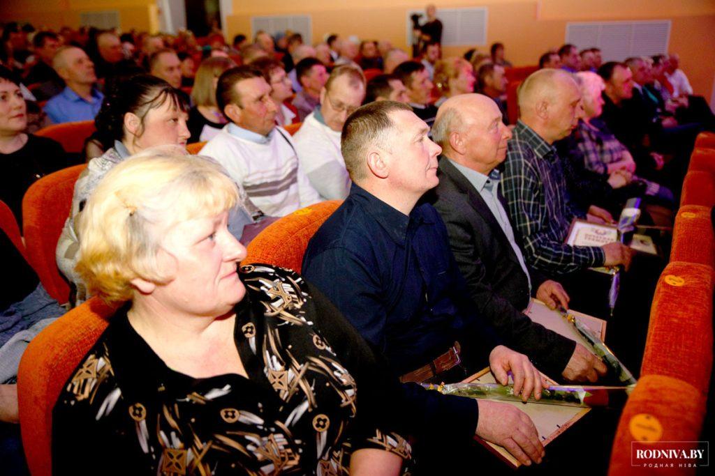 Климовичских коммунальщиков поздравили с профессиональным праздником