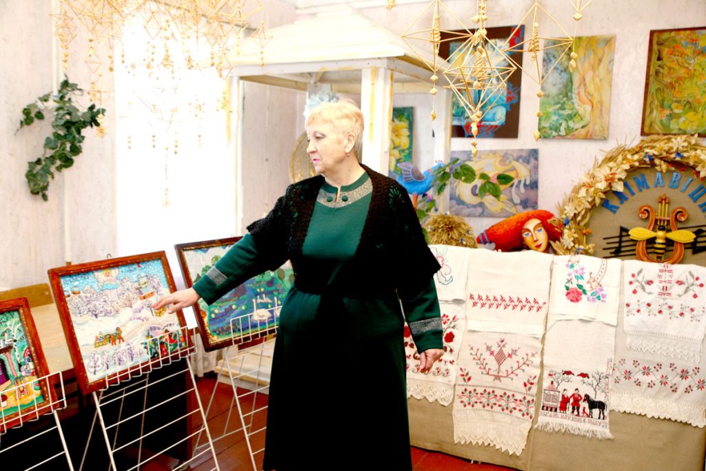 В районном Доме ремесел работает выставка «Живая нить традиций»