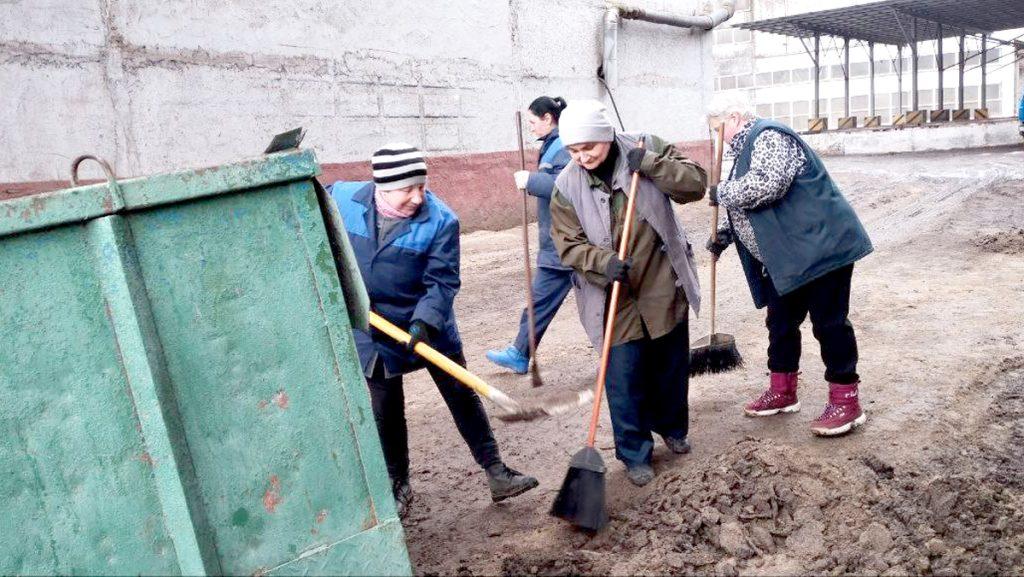 ФОТОФАКТ: районный субботник на Климовщине