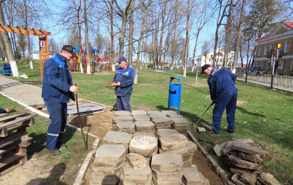 В Климовичах ведут работы по благоустройству общественных территорий