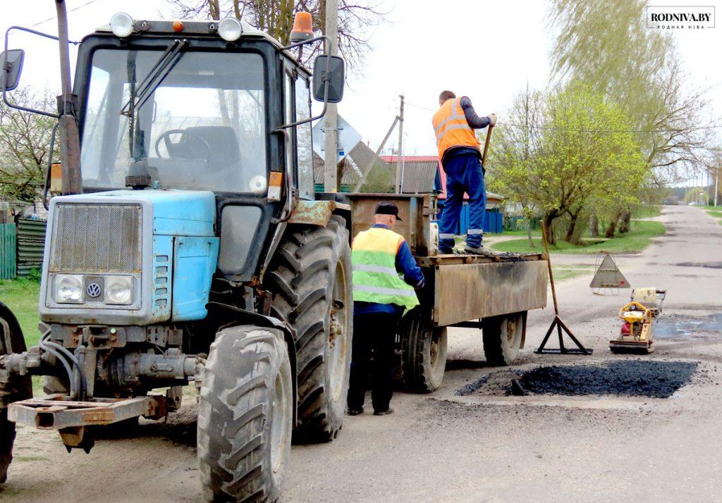 ФОТОФАКТ: На Климовщине продолжаются работы по благоустройству и наведению порядка на земле