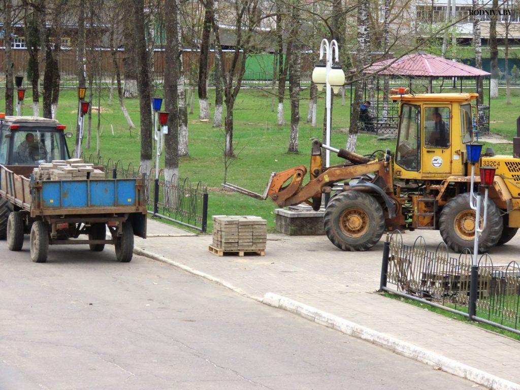 ФОТОФАКТ: На Климовщине продолжаются работы по благоустройству и наведению порядка на земле