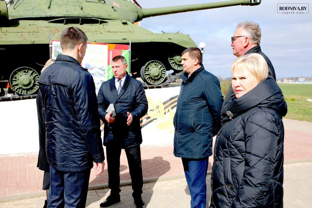 Лидер депутатского корпуса Могилевщины Александр Горошкин ознакомился с ходом подготовки Климовичей к областным "Дожинкам"