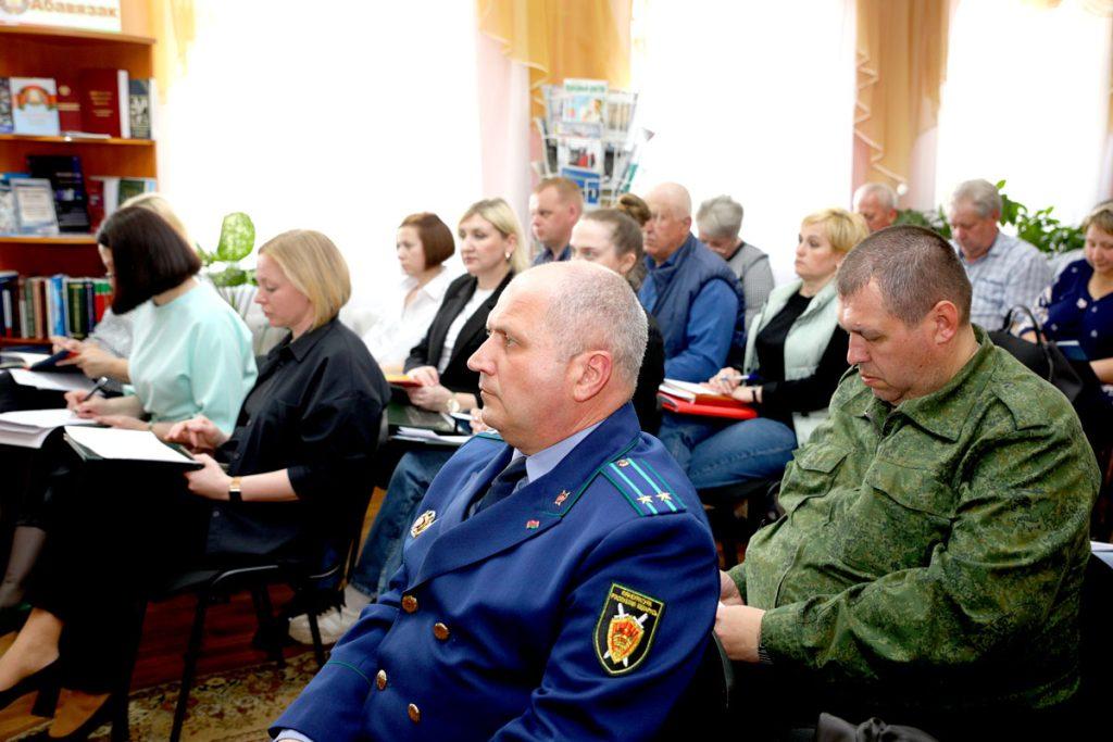 Вопросы развития животноводческой отрасли обсудили на заседании Климовичского райисполкома