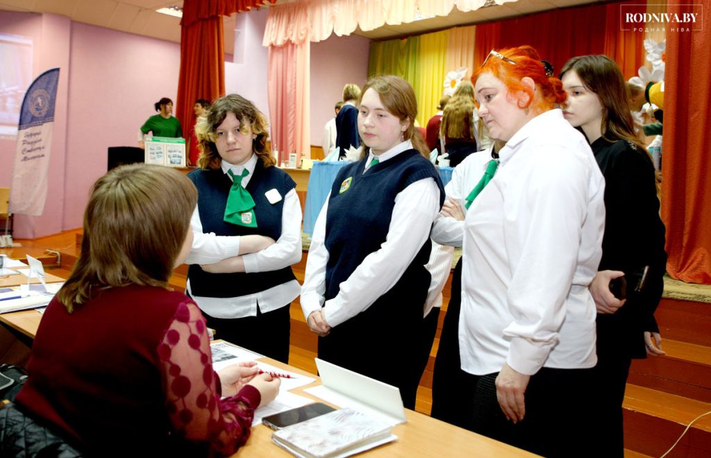 Как прошла республиканская молодежная ярмарка вакансий в Климовичах