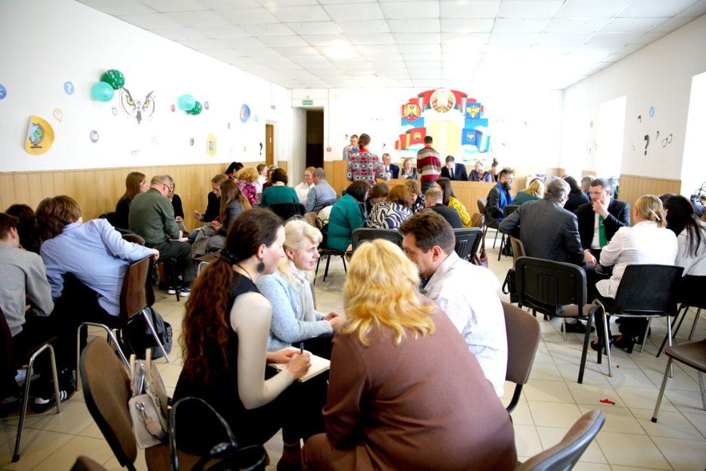 В Климовичах провели турнир по игре «Что? Где? Когда?»