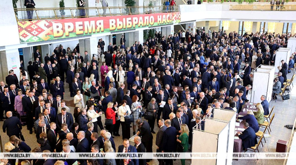 Климовчане в числе других делегатов участвуют в выборах руководства и членов Президиума ВНС