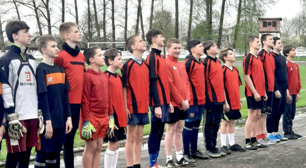 В Климовичах прошли районные соревнования по футболу среди юношей