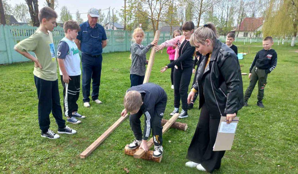 В Климовичах прошла спортивно-патриотическая игра «Зарничка»