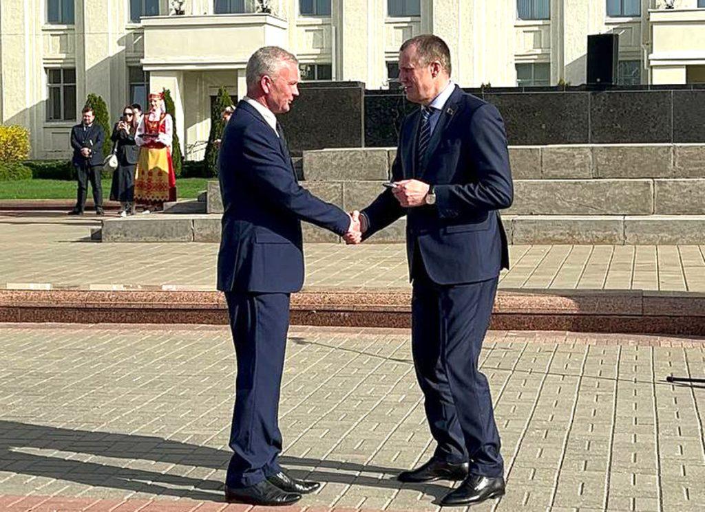 Машинный парк сельсоветов Климовичского района пополнили два автомобиля