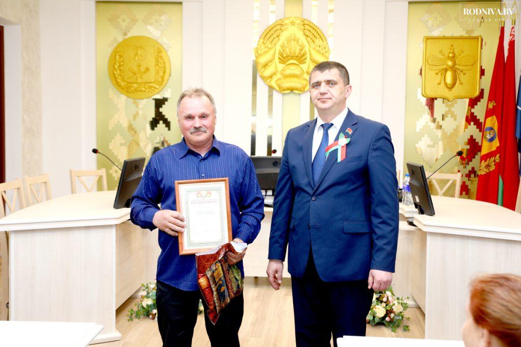 В Климовичах за успехи детей награды получили родители