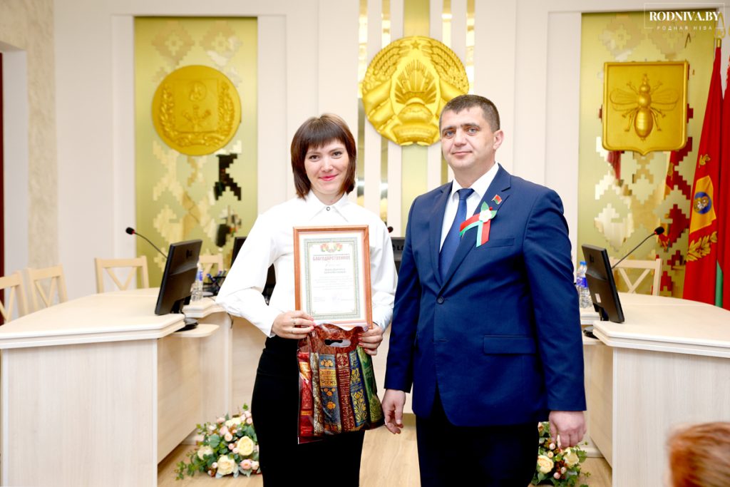 В Климовичах за успехи детей награды получили родители