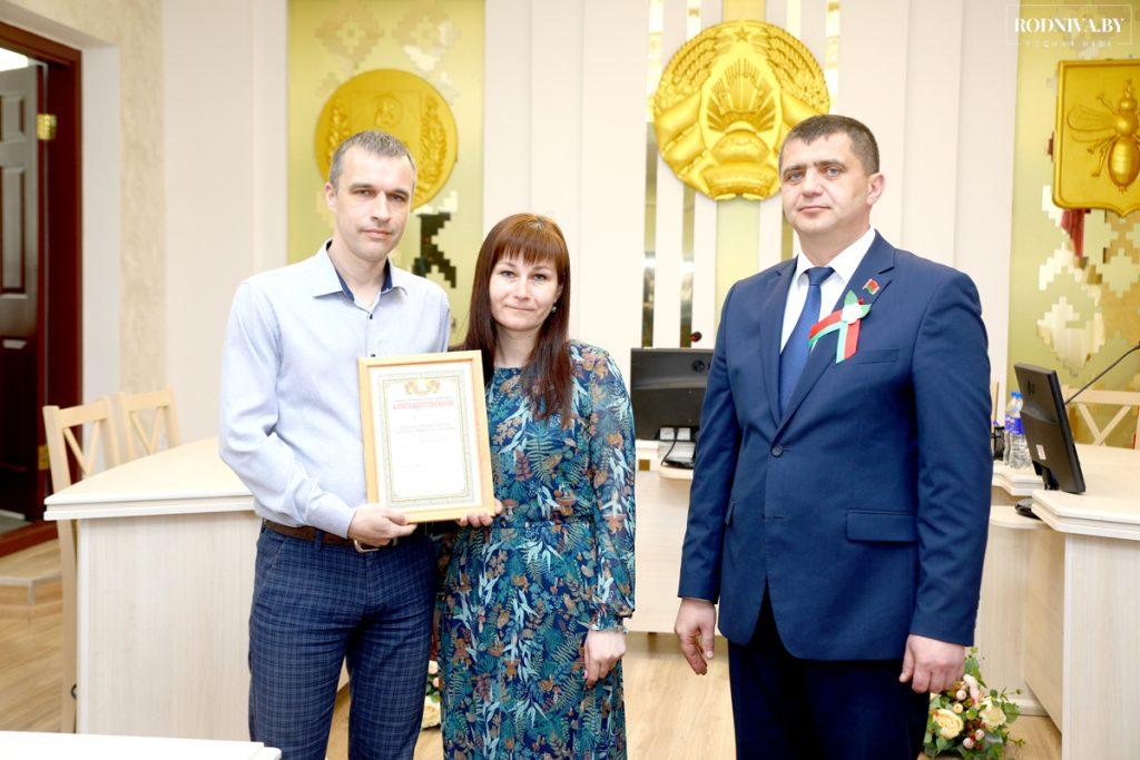 В Климовичах за успехи детей награды получили родители