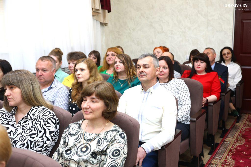 В Климовичах за успехи детей награды получили родители