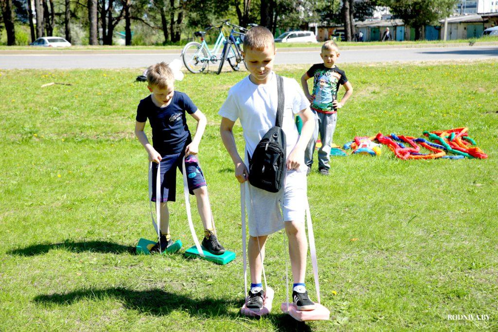 В городской роще в Климовичах проходит профсоюзная маёвка