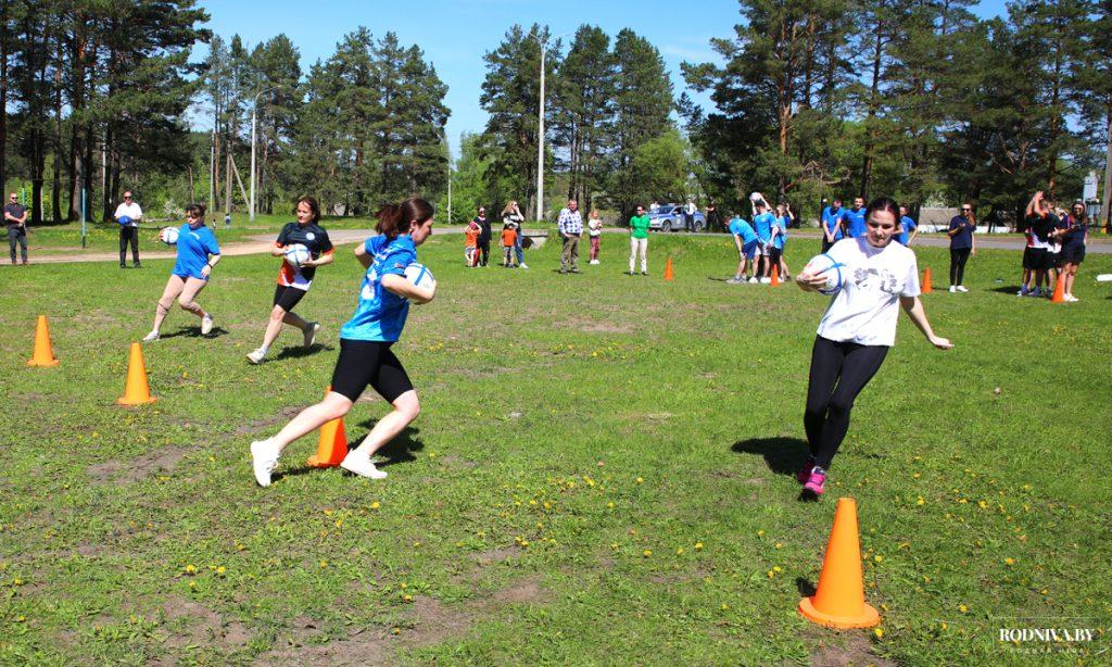 В городской роще в Климовичах проходит профсоюзная маёвка